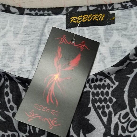 NWT Reborn Gray Black Print Tunic Top size Large - Picture 3 of 11